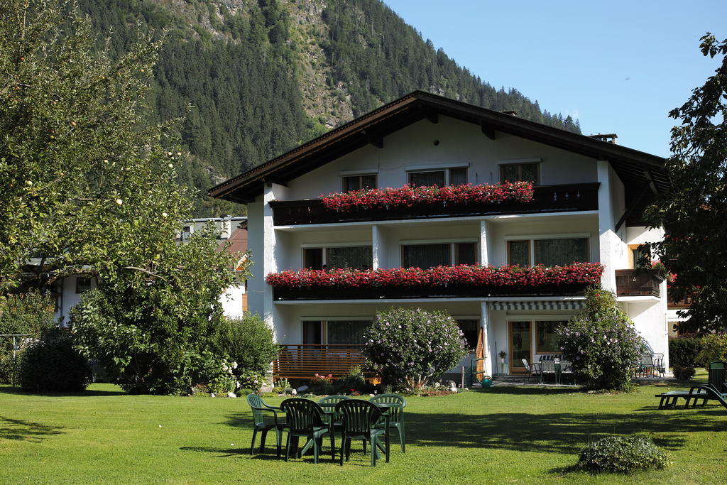 Gaestehaus Ahornblick Майрхофен Экстерьер фото